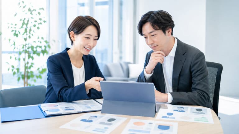 在留資格とビザの違いは？企業担当者が押さえたい基本の考え方